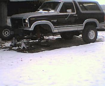 1984 Ford Bronco - The snow falls...