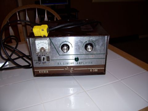 1978 Ford F-150 - Kicker K-500 RF linear amplifier unit with power cord and yellow plug.