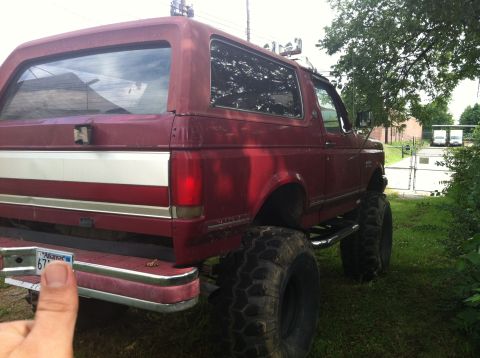 1991 Ford Bronco - This 1991 Ford Bronco is modified with large tires and lifted suspension.