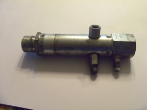 1979 Ford Ranchero - AC suction throttle valve, D6SH-19D580AA from '76 Thunderbird, installed on Ranchero