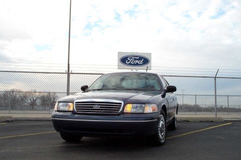 1998 Ford Crown Victoria - Some pics I took soon after I purchased the Vic. These were taken at the Ford Truck plant where all Superduty trucks are assembled.