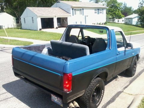 1993 Ford Bronco photo