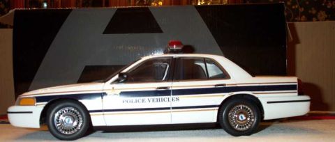 1998 Ford Crown Victoria - The Auto Art Ford Police Vehicles Presentation Police Interceptor. This diecast model is no longer in production.