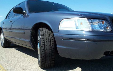 1998 Ford Crown Victoria - The new 235/60/16 Dunlop Sport A2s.
