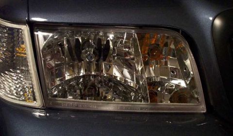1998 Ford Crown Victoria - The new headlamp, installed.