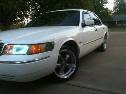 2001 Mercury Grand Marquis photo