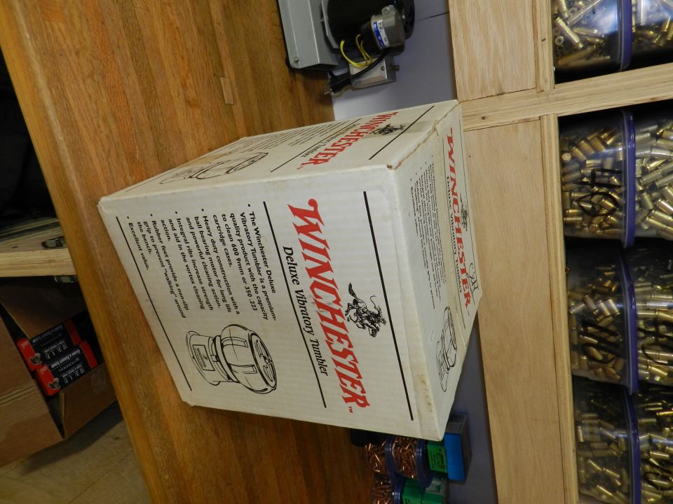 Winchester Deluxe Vibratory Tumbler box with text and diagram