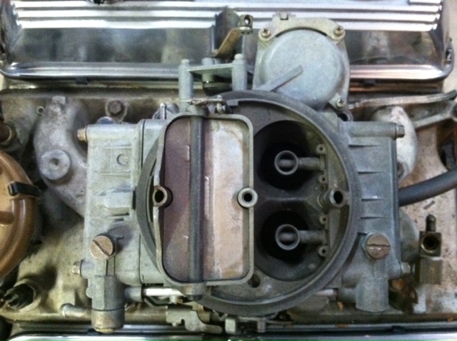 4160, 600CFM, manual choke, vacuum secondaries.