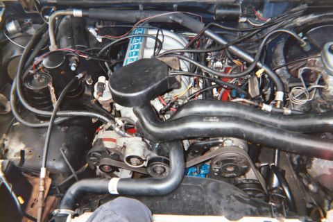 1987 Ford Bronco - whoo hoo!! it now drives also! fisrt finished pic.