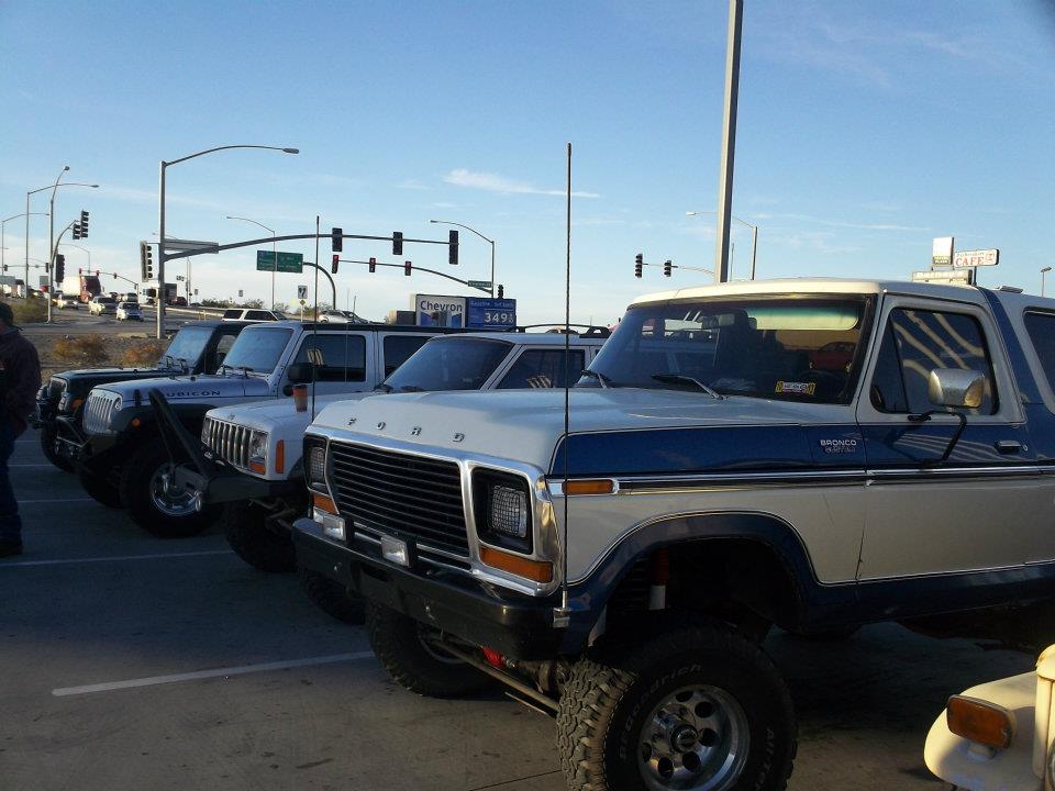 1979 Ford Bronco, 3/4 front view, two-tone blue and silver