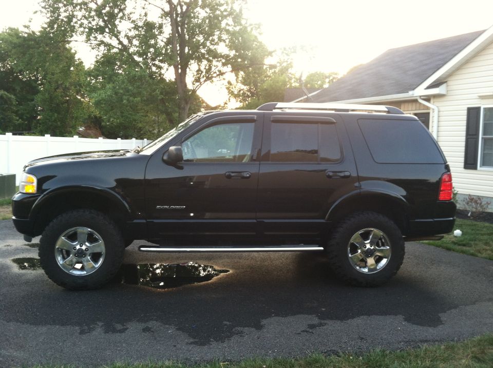 Black 2005 Ford Explorer side view