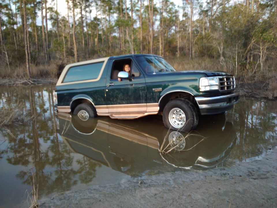 1995 Ford Bronco “Bruce”