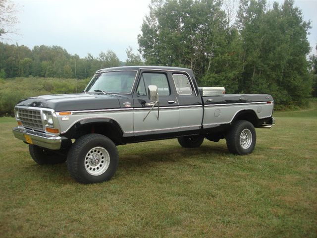 1979 Ford F-350 pickup truck, black and silver, 3/4 front view