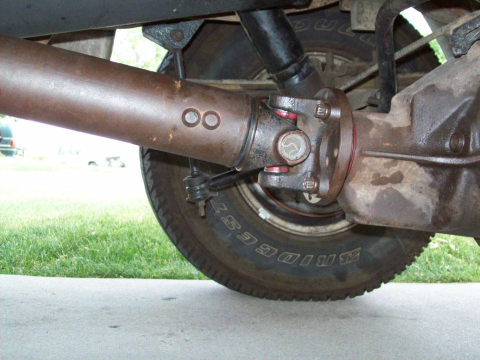 Driveshaft with two circular markings and rear differential assembly