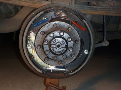 1997 Dodge 2500 - All new spring hardware kit, adjusting hardware kit and brake shoes.