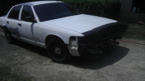 2004 Ford Crown Victoria photo