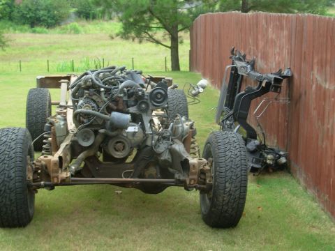 1983 Ford Bronco - I had to roll the '83 chassis back to get the trailer under the outgoing '82 body. [url=http://www.supermotors.net/registry/2742/79887-4] h…