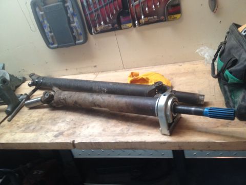 1997 Dodge 2500 - 97 Dodge 2500 w/ new center support bearing and u-joints.