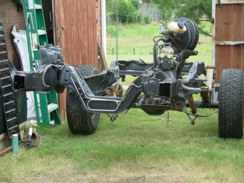 1983 Ford Bronco - I did a few more touch-ups on the undercoating, and started making some minor adjustments to the rear bumper. I'm gonna try to make it easi…