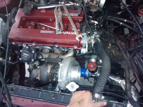 1995 Ford Probe - Custom engine bay features a turbocharger and a red DOHC 16-VALVE engine cover.
