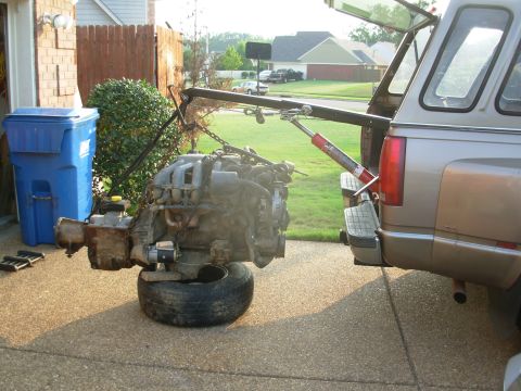 1983 Ford Bronco - I'm really getting my money's worth out of this little crane. [url=http://www.supermotors.net/registry/22771/78471-2] http://www.supermotor…