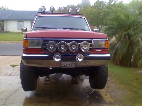 1990 Ford Bronco - It begins