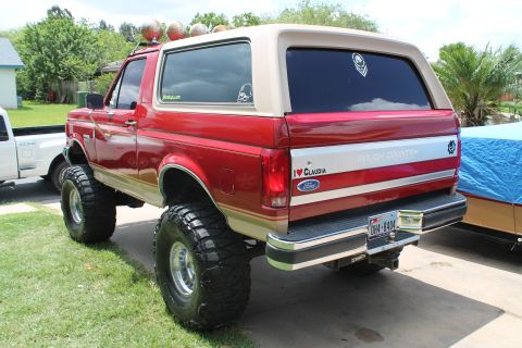 1990 Ford Bronco - JUST POLISHED AND WAXED