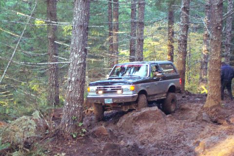 1996 Ford Bronco - Tim navigating obstacle at end of first Firebreak Five section. (11/09/2003)
