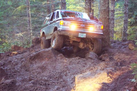 1996 Ford Bronco - Tim navigating obstacle at end of first Firebreak Five section. (11/09/2003)