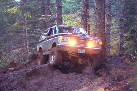 1996 Ford Bronco - Tim navigating obstacle at end of first Firebreak Five section. (11/09/2003)