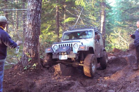 1996 Ford Bronco - Jeff (?) navigating obstacle at end of first Firebreak Five section. (11/09/2003)