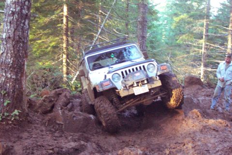 1996 Ford Bronco - Jeff (?) navigating obstacle at end of first Firebreak Five section. (11/09/2003)