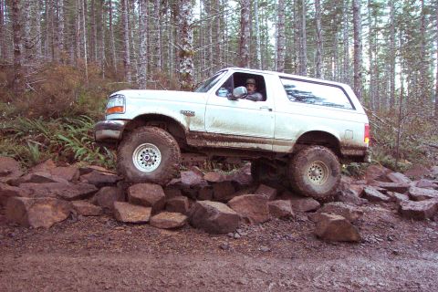 1996 Ford Bronco - Playing in easy part (kiddie pool) of Firebreak Five rock field. (11/09/2003)