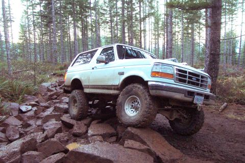 1996 Ford Bronco - Playing in easy part (kiddie pool) of Firebreak Five rock field. (11/09/2003)