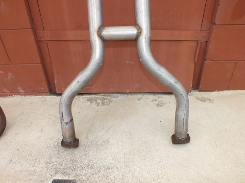 2003 Ford Crown Victoria - Crossover section of a dual exhaust with welded balance tube and flared ends.