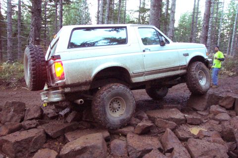 1996 Ford Bronco - Playing in easy part (kiddie pool) of Firebreak Five rock field. (11/09/2003)