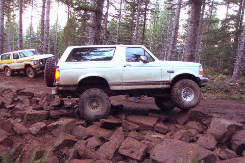 1996 Ford Bronco - Playing in easy part (kiddie pool) of Firebreak Five rock field. (11/09/2003)