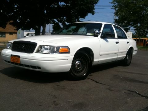 1999 Ford Crown Victoria photo