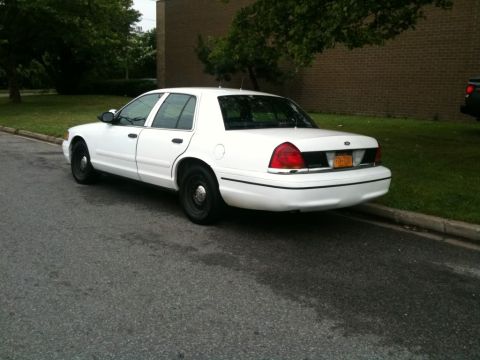 1999 Ford Crown Victoria photo