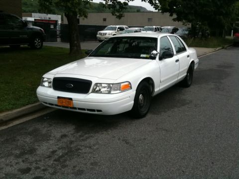 1999 Ford Crown Victoria photo
