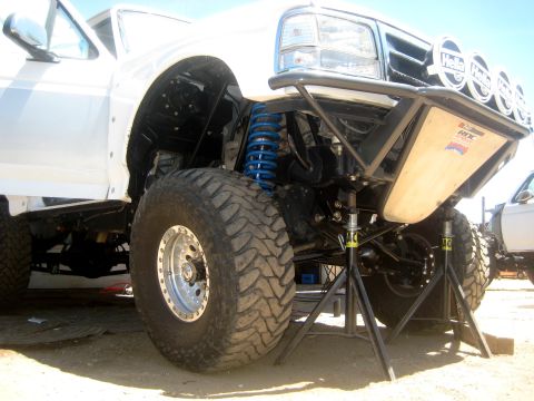 1996 Ford Bronco - Custom 1996 Ford Bronco lifted with large tires and aftermarket bumper.