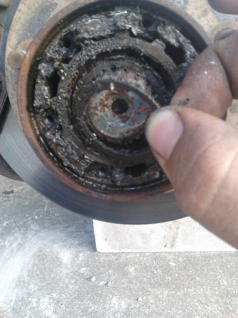 1996 Ford Bronco - Take off the small C-clip that is around the axleshaft