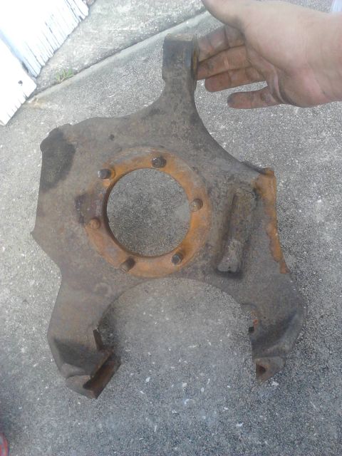 1996 Ford Bronco - 6 stud steering knuckle needed for the swap. Mine was only 5 stud so i had to use these which came from my 88 Bronco after converting from…