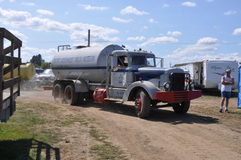 1959 Kenworth W900A “CC925”