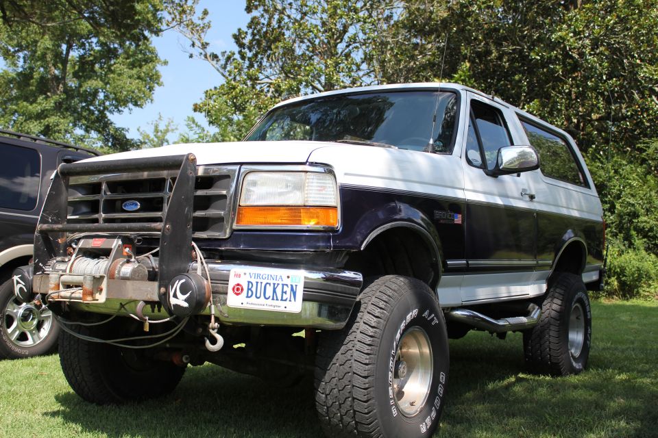 1994 Ford Bronco front with winch and brush guard