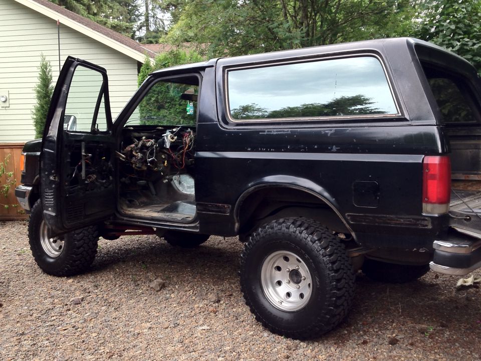 1987 Ford Bronco “Barney”