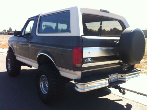 1992 Ford Bronco photo