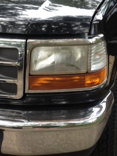 1996 Ford Bronco - Driver HL after buffing w/Turtle Wax Rubbing Compound. Premium Grade Medium Cut