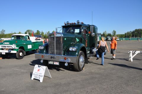 1959 Kenworth W900A “CC925”