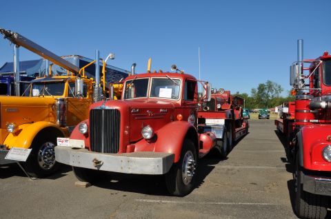 1959 Kenworth W900A “CC925”